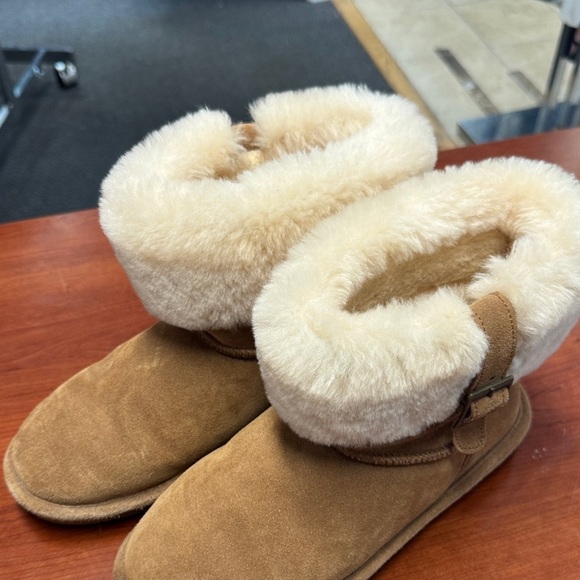 Bearpaw boots size 10 // 080114 - Picture 1 of 3